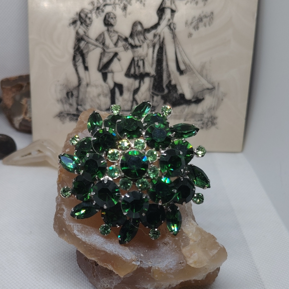 Vintage Unsigned SilverTone Green Crystal Brooch